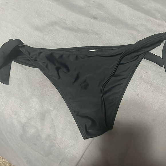 Size small - Picture 1 of 3